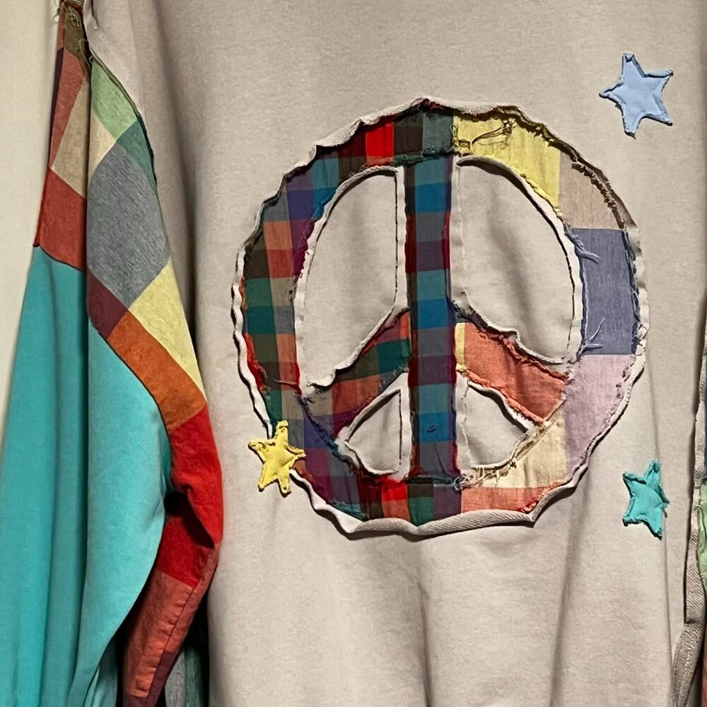 NWOT Sage & Fig Boho Sweatshirt Oversized Peace Applique Size L - Picture 9 of 12